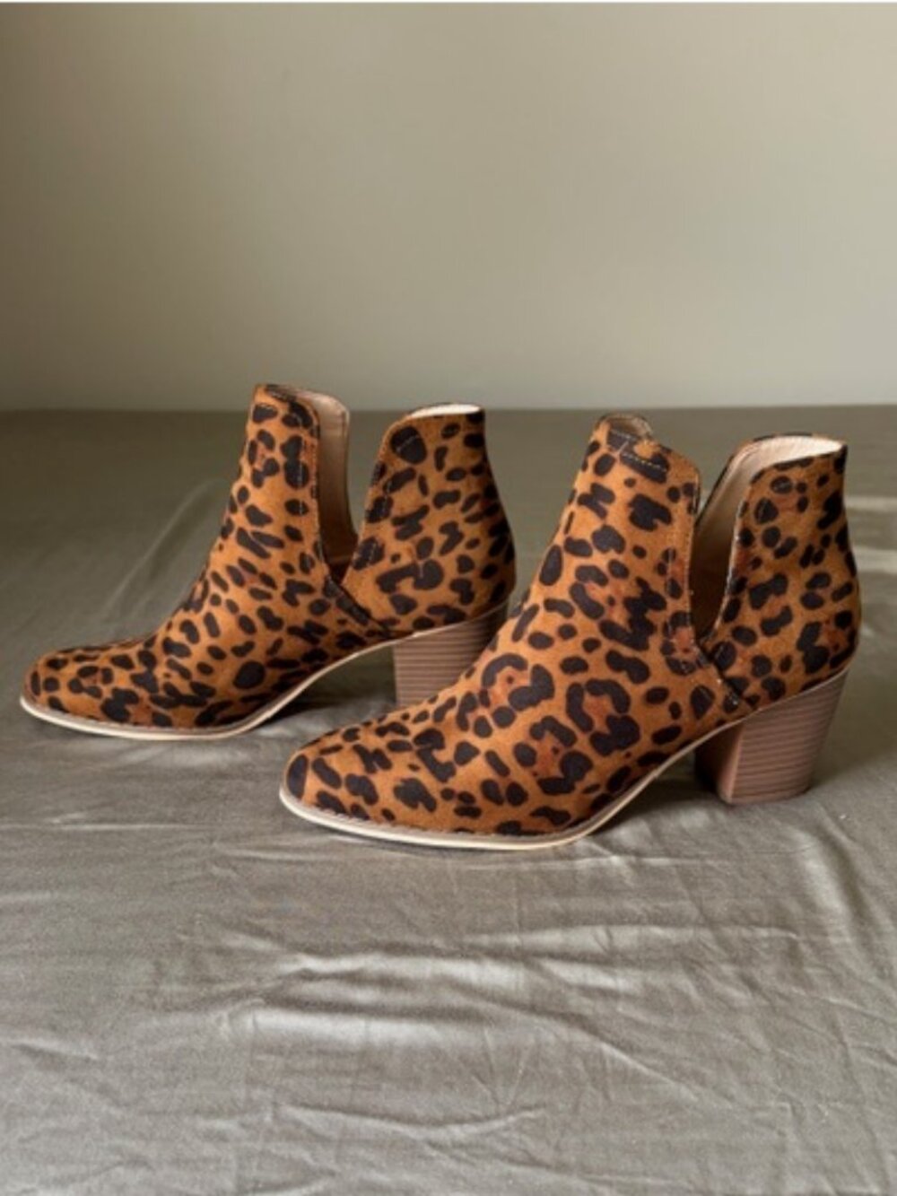 NWOT- women's leopard print booties- size 11 - Picture 3 of 5